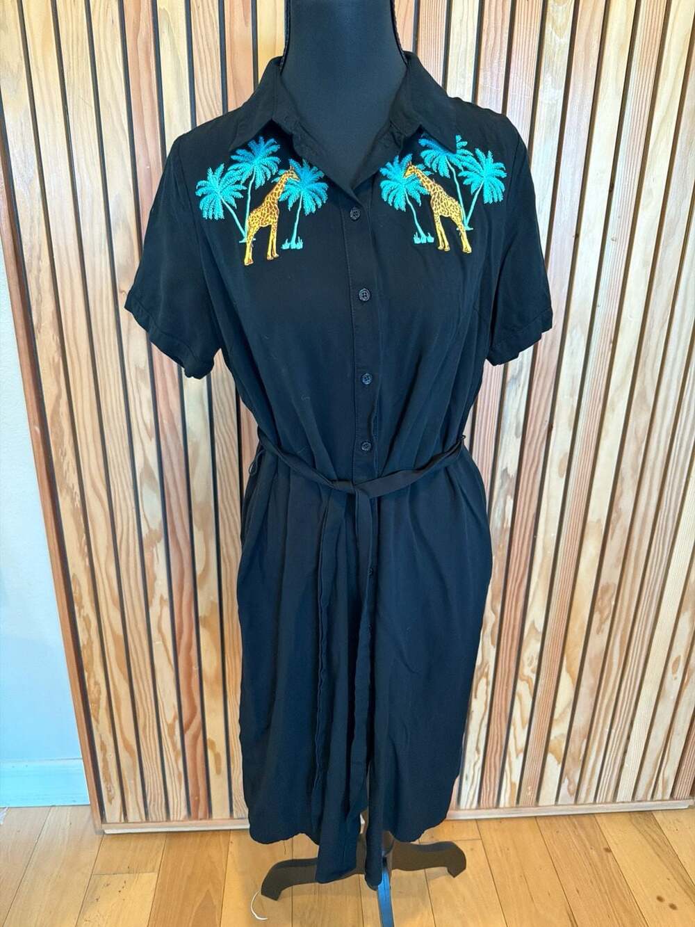 Sugarhill Brighton Joy Embroidered Giraffe & Palm Tree Shirt Dress Black US 8